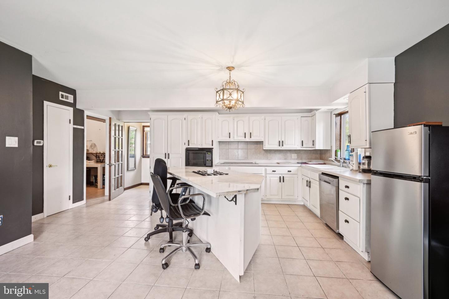 1121 Winding Dr