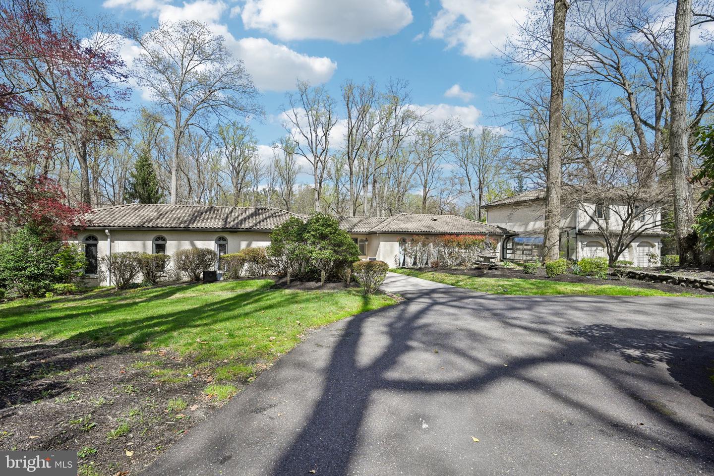 1121 Winding Dr