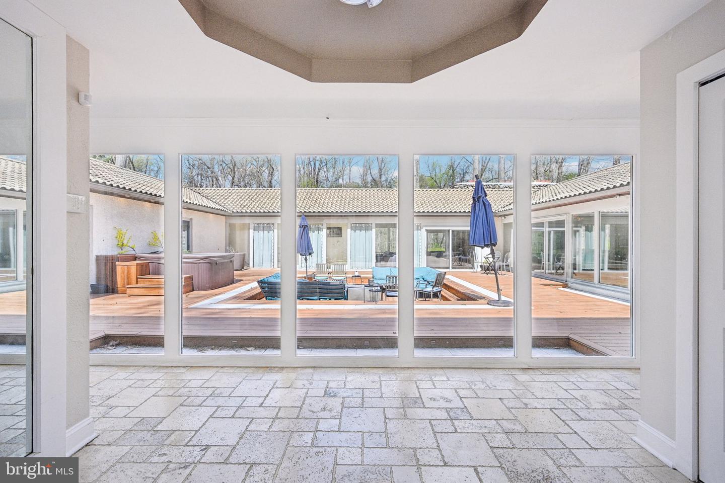 1121 Winding Dr