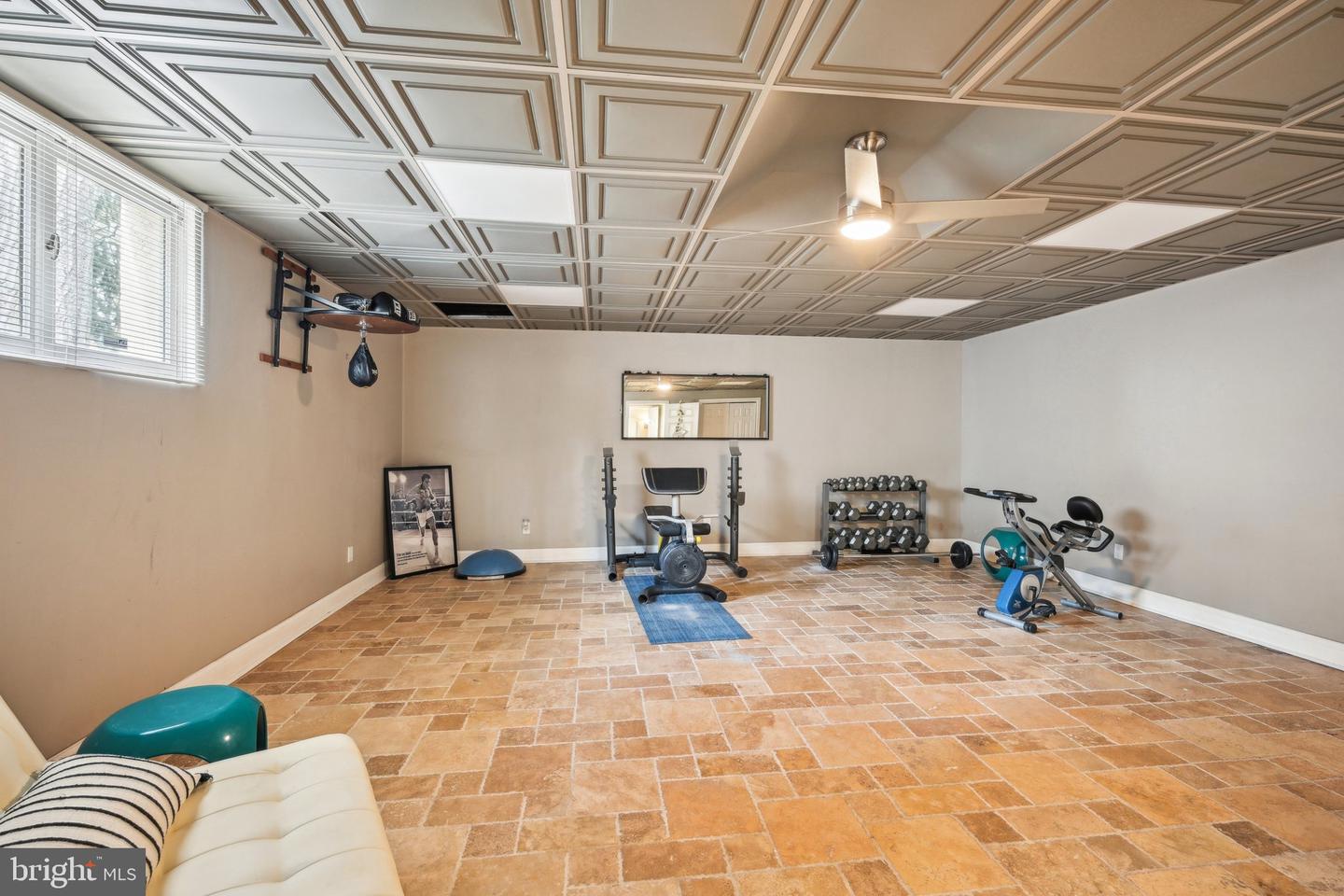 1121 Winding Dr