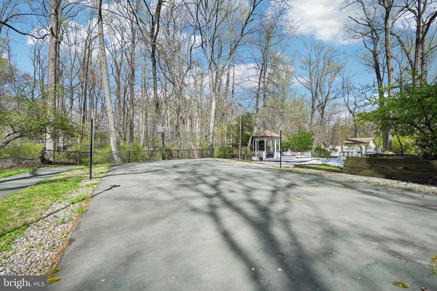 1121 Winding Dr