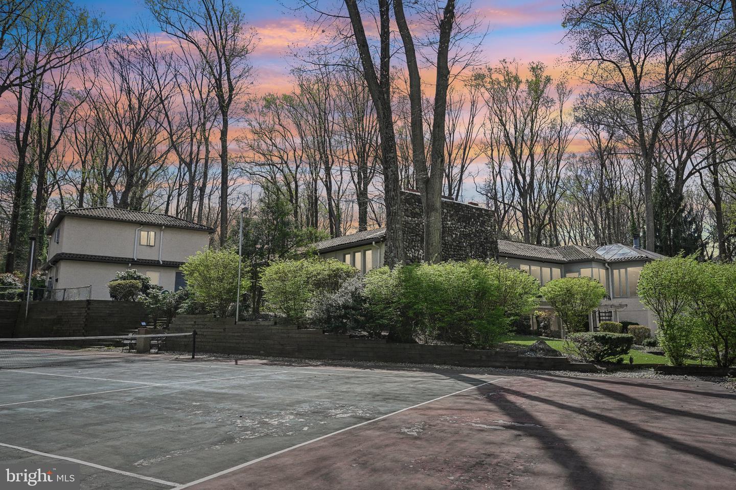 1121 Winding Dr