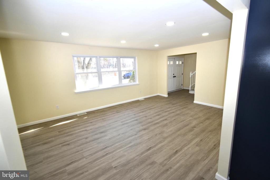 906 MARLOWE ROAD