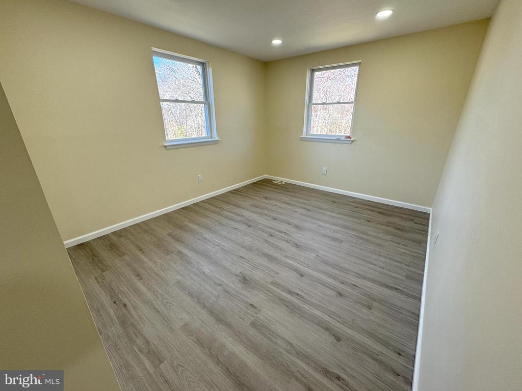906 MARLOWE ROAD