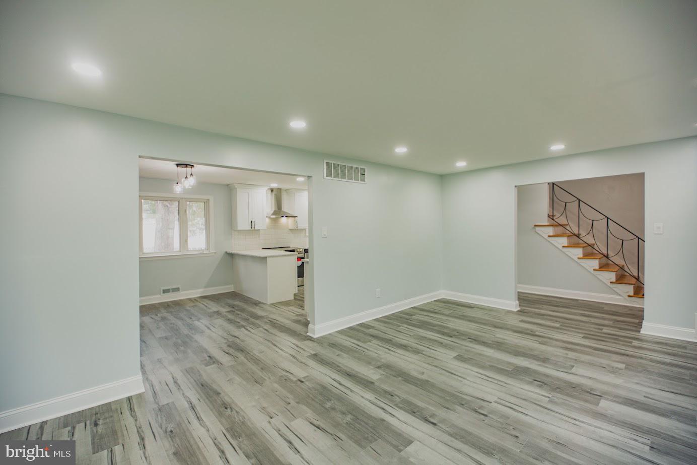 326 ROYAL OAK AVENUE