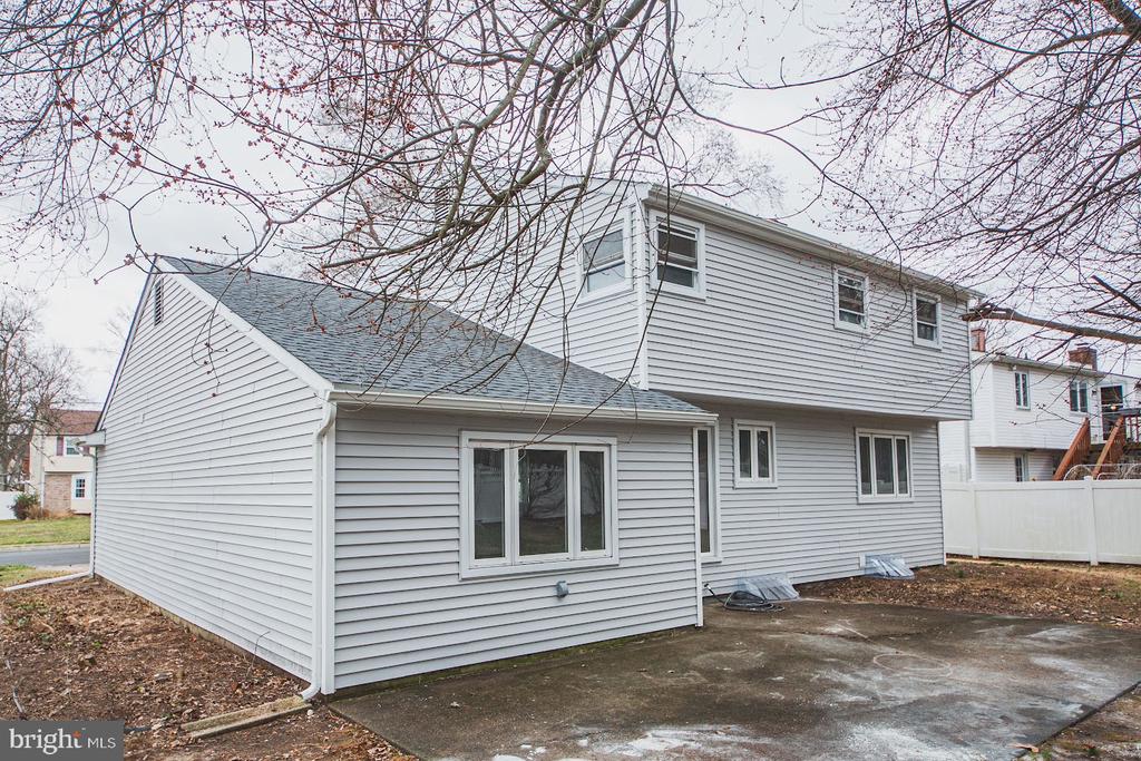 326 ROYAL OAK AVENUE