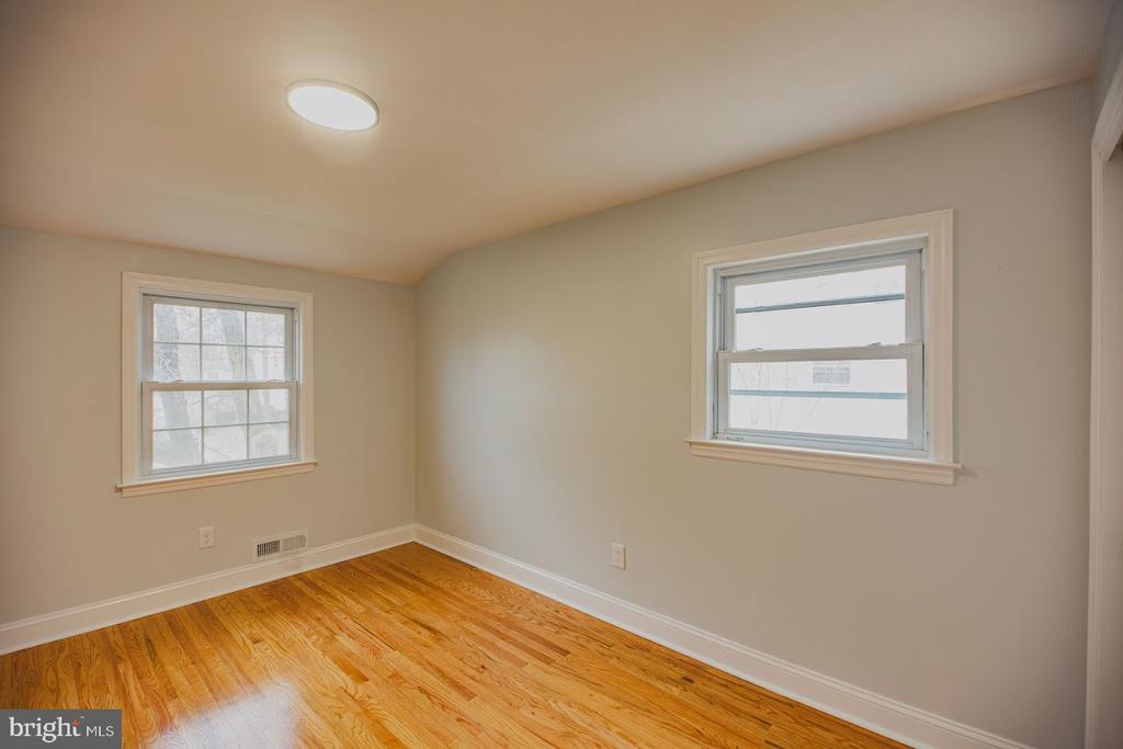 326 ROYAL OAK AVENUE