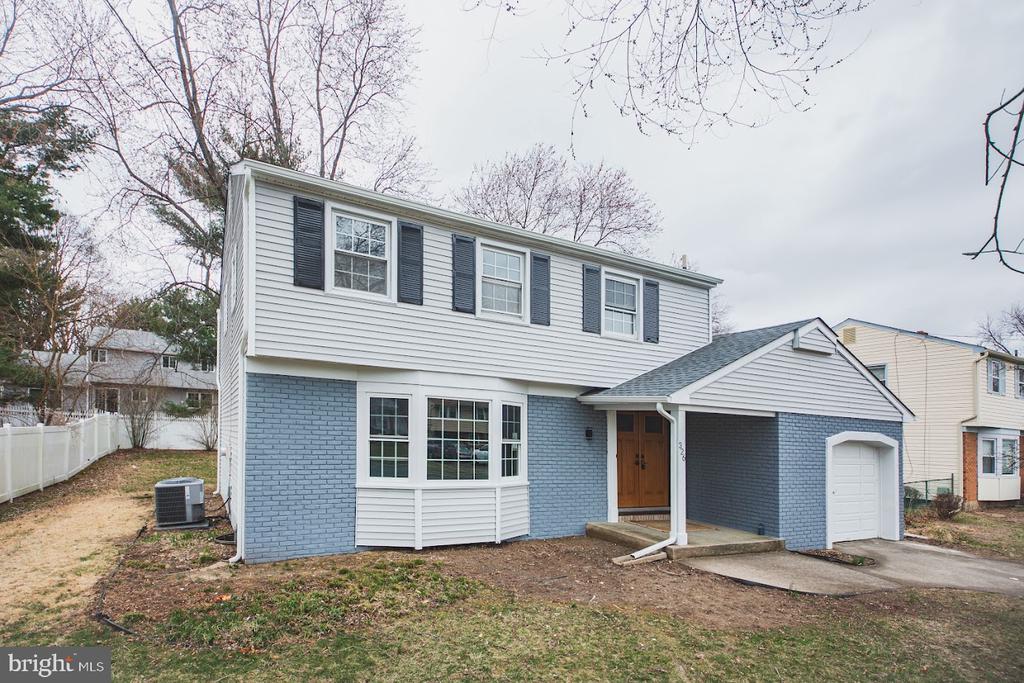 326 ROYAL OAK AVENUE