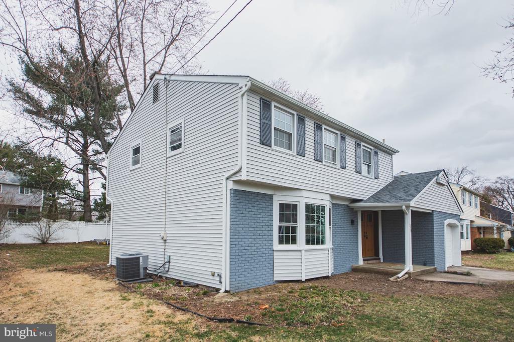 326 ROYAL OAK AVENUE