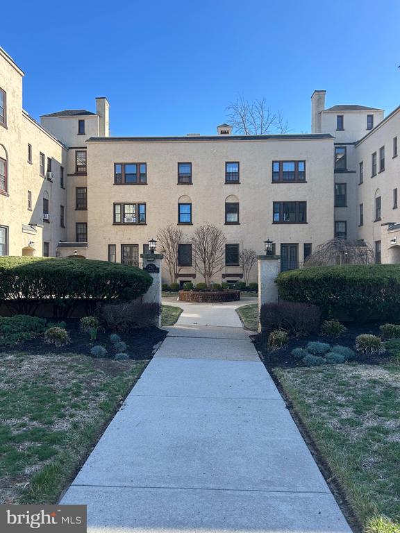 210 MAPLE AVENUE B3