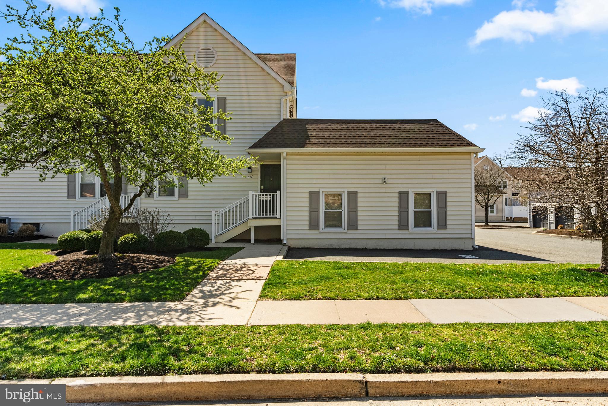 837 Society Hill Blvd