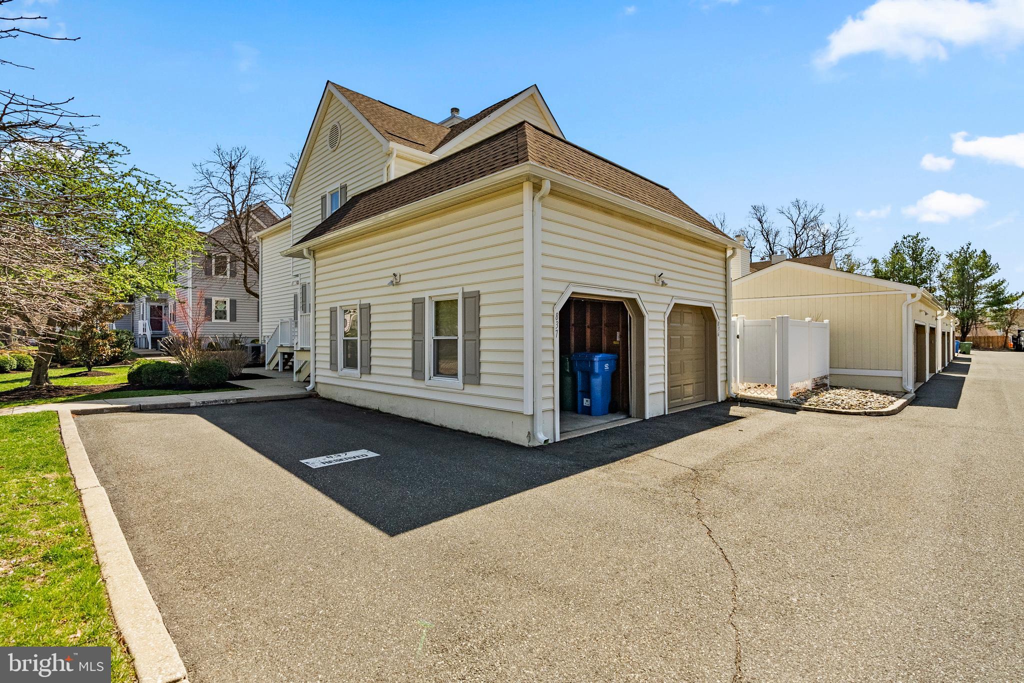 837 Society Hill Blvd