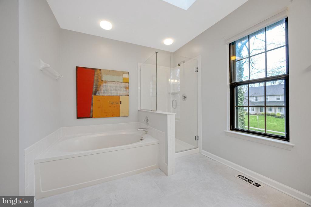 28 BURNHAM LANE