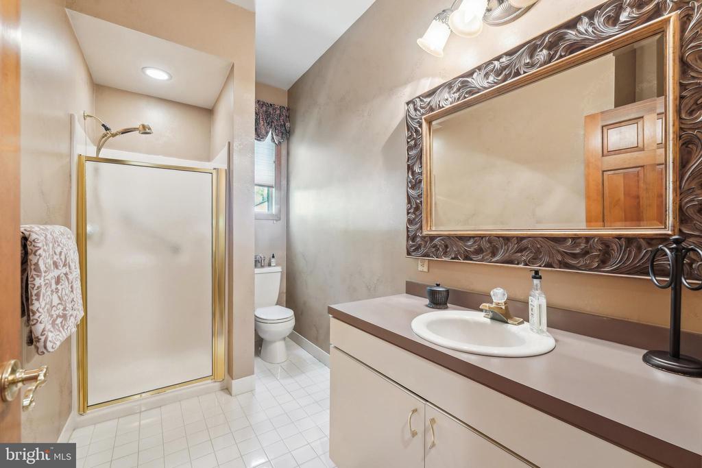 28 Hidden Acres Dr