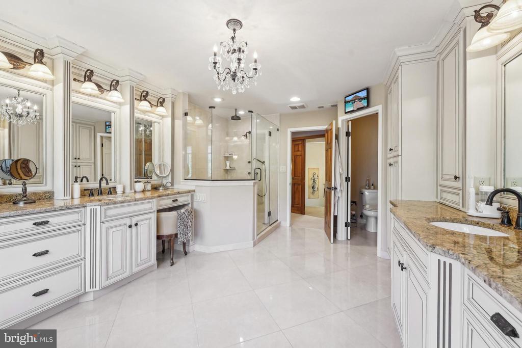 28 Hidden Acres Dr