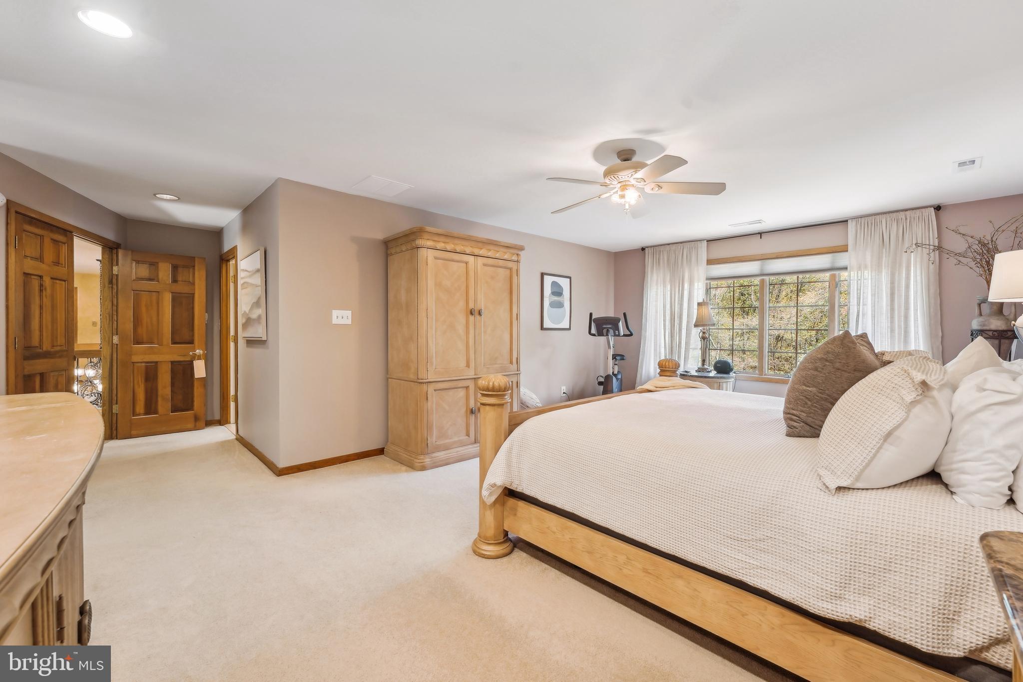 28 Hidden Acres Dr