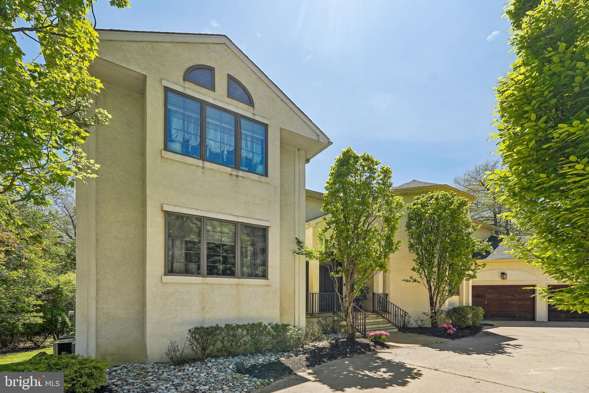 28 Hidden Acres Dr