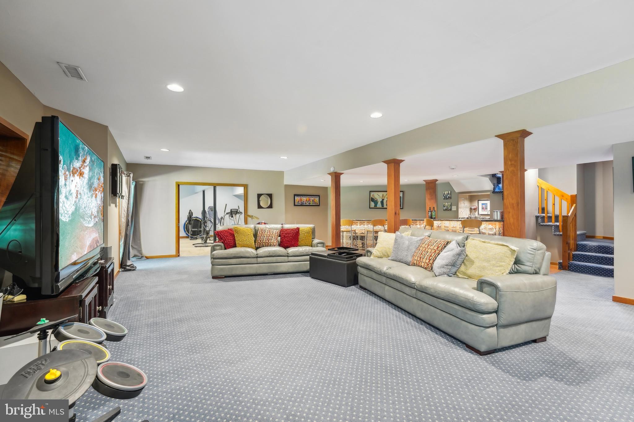 28 Hidden Acres Dr