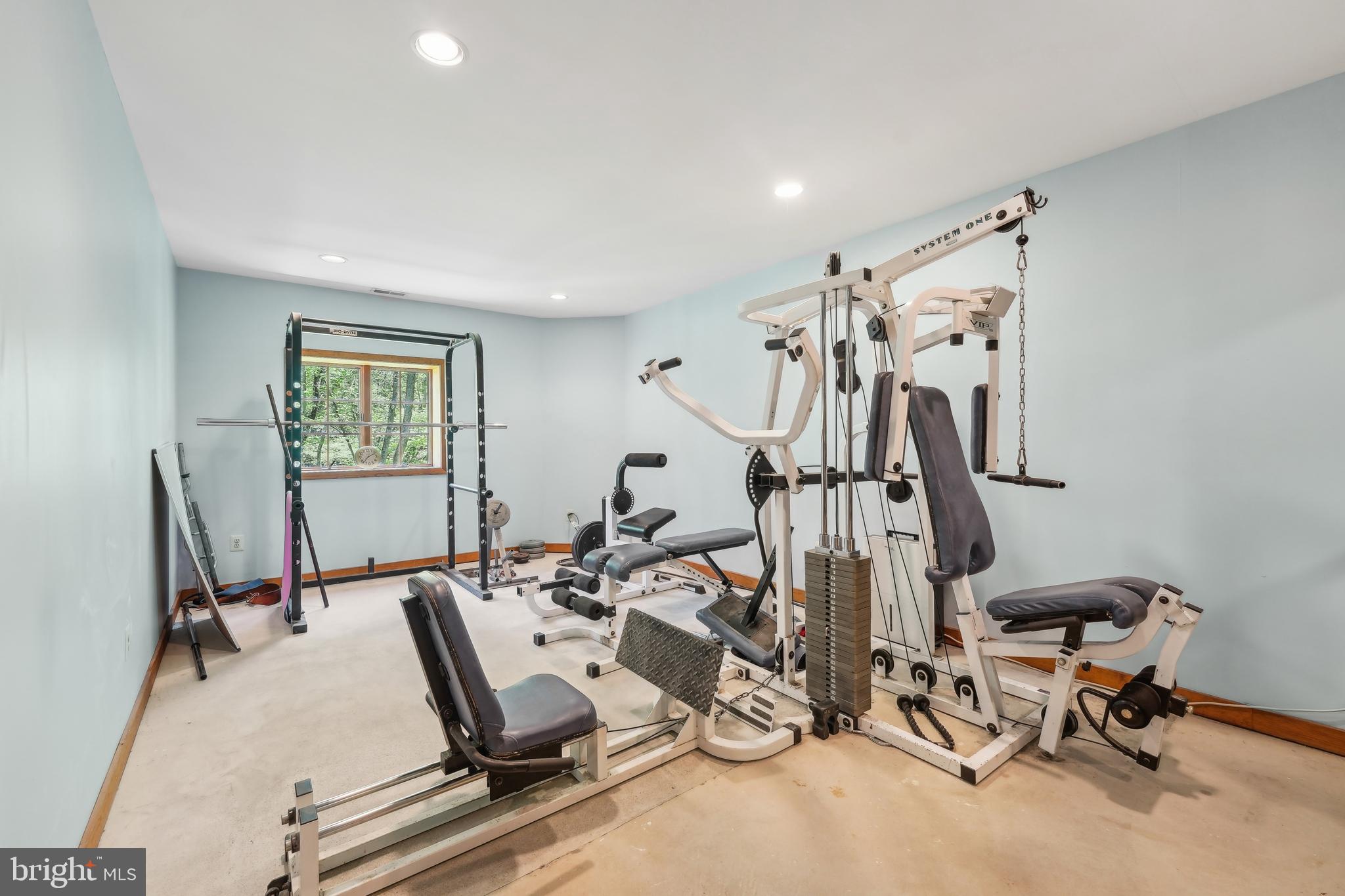 28 Hidden Acres Dr