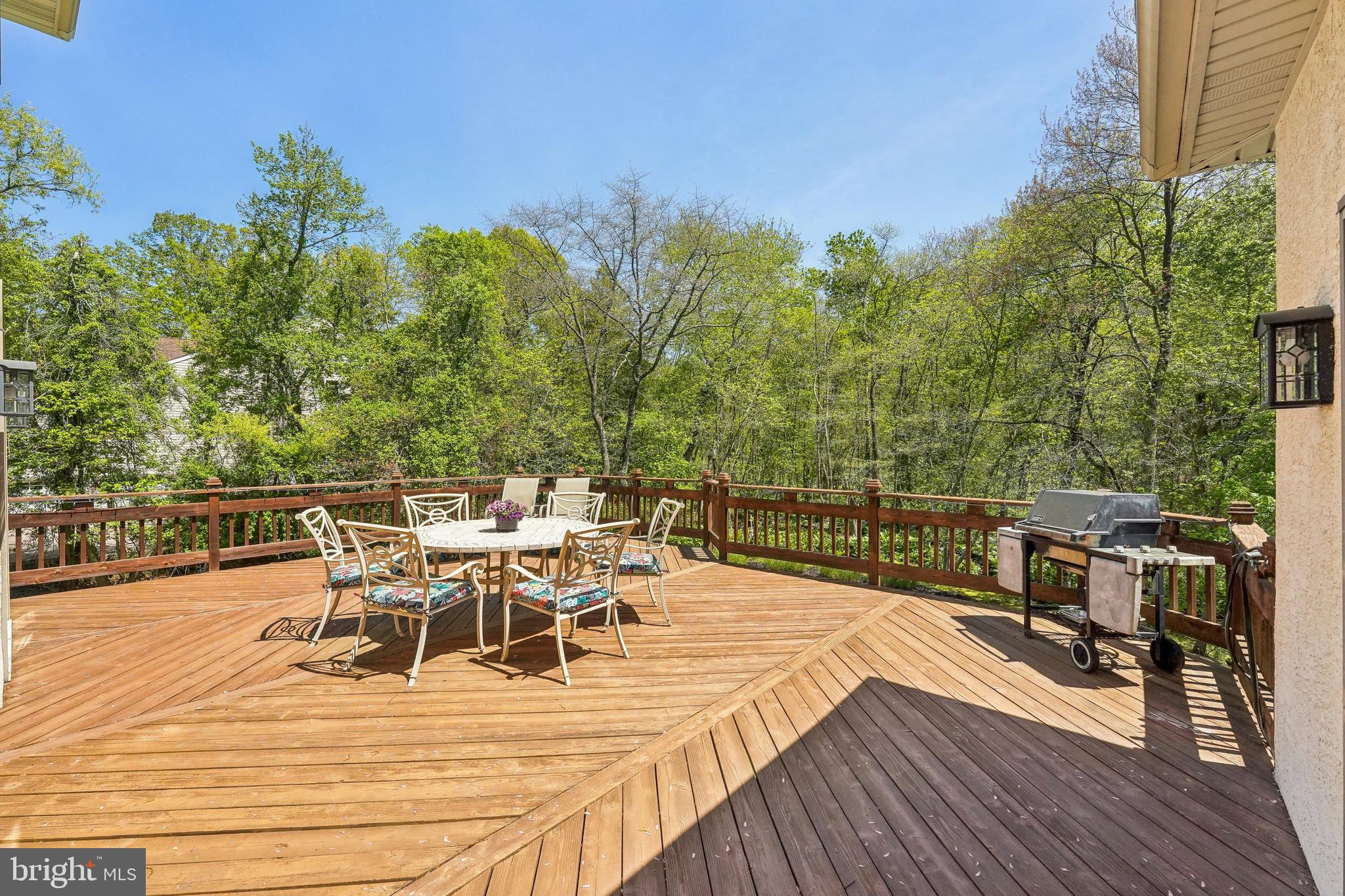 28 Hidden Acres Dr