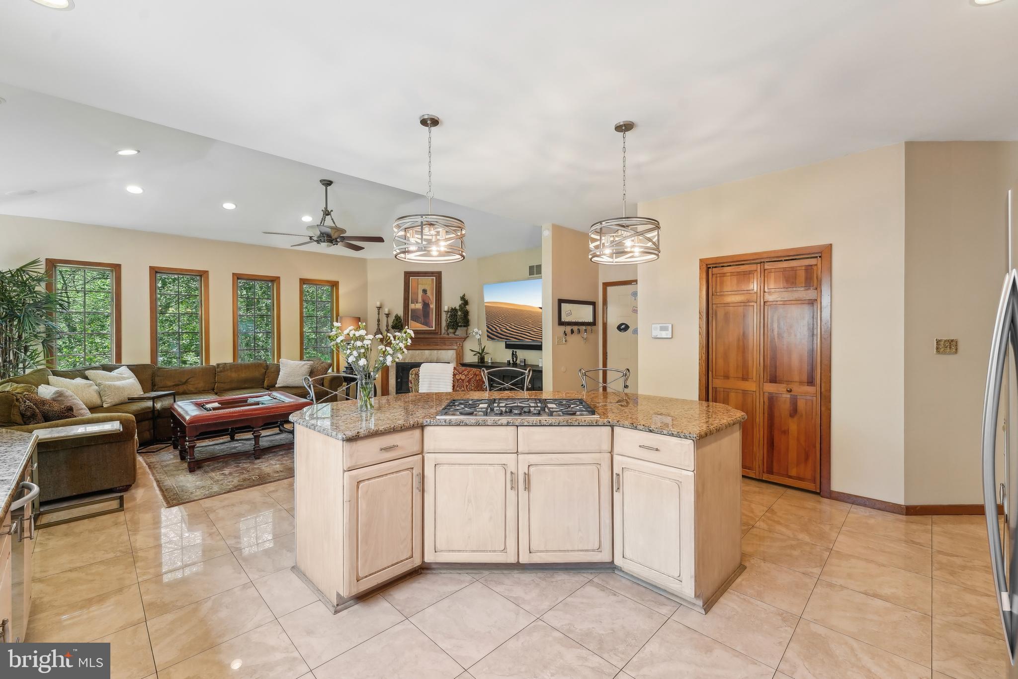 28 Hidden Acres Dr
