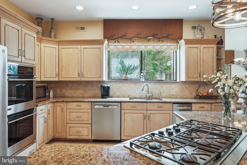 28 Hidden Acres Dr