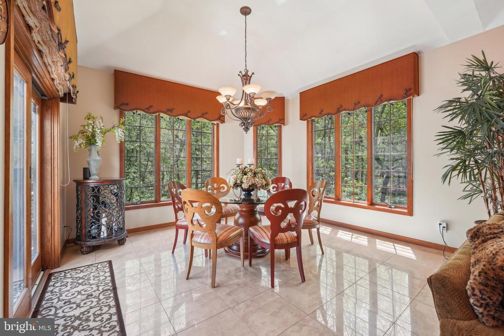 28 Hidden Acres Dr