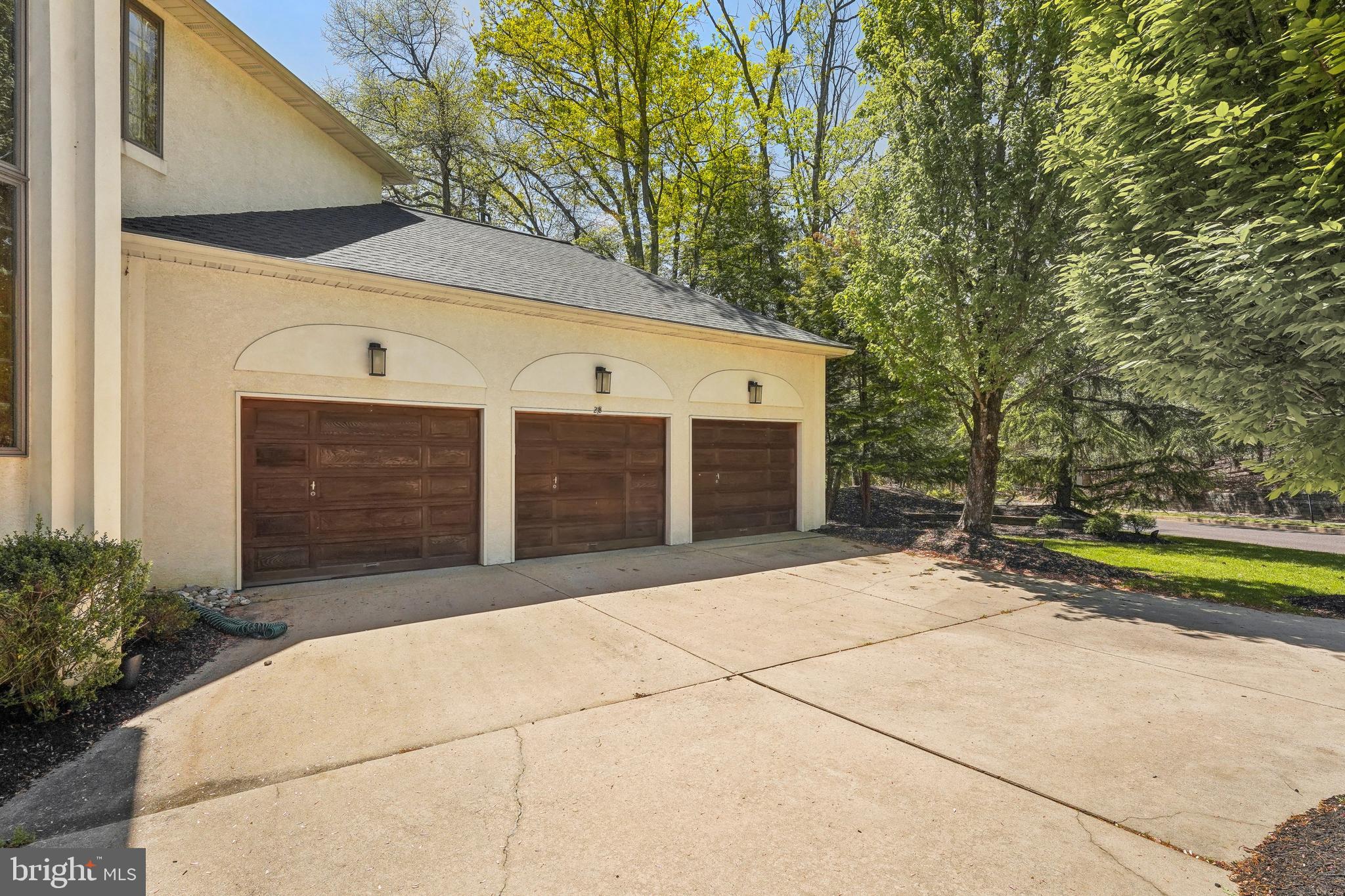 28 Hidden Acres Dr