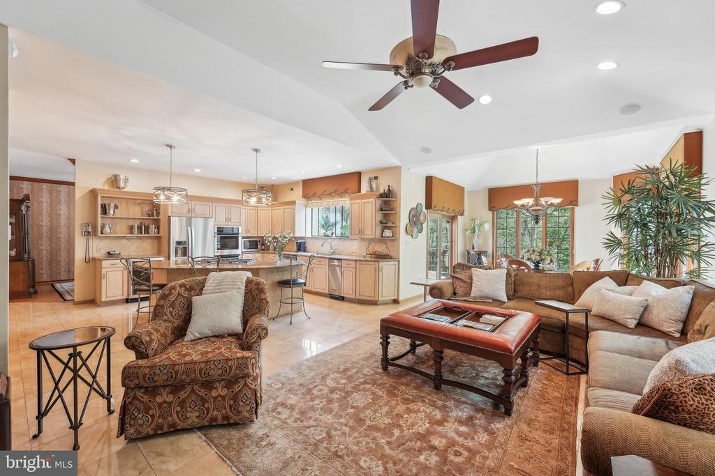 28 Hidden Acres Dr