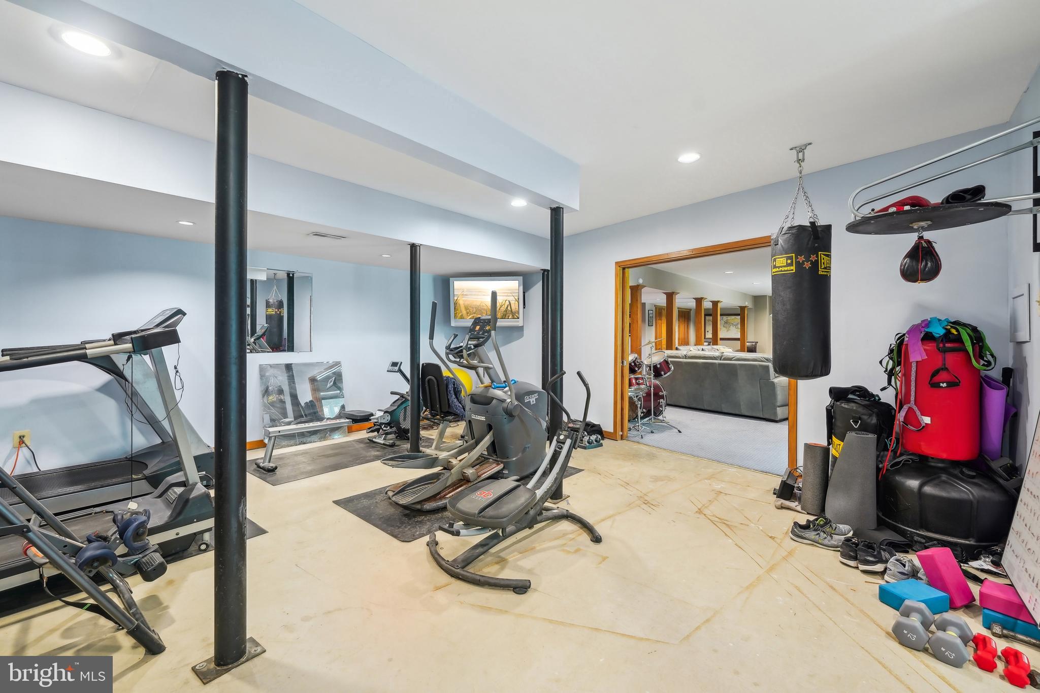 28 Hidden Acres Dr