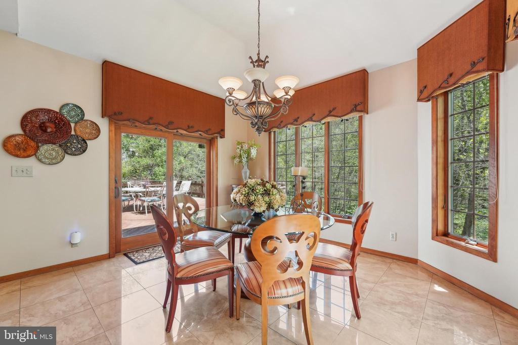 28 Hidden Acres Dr