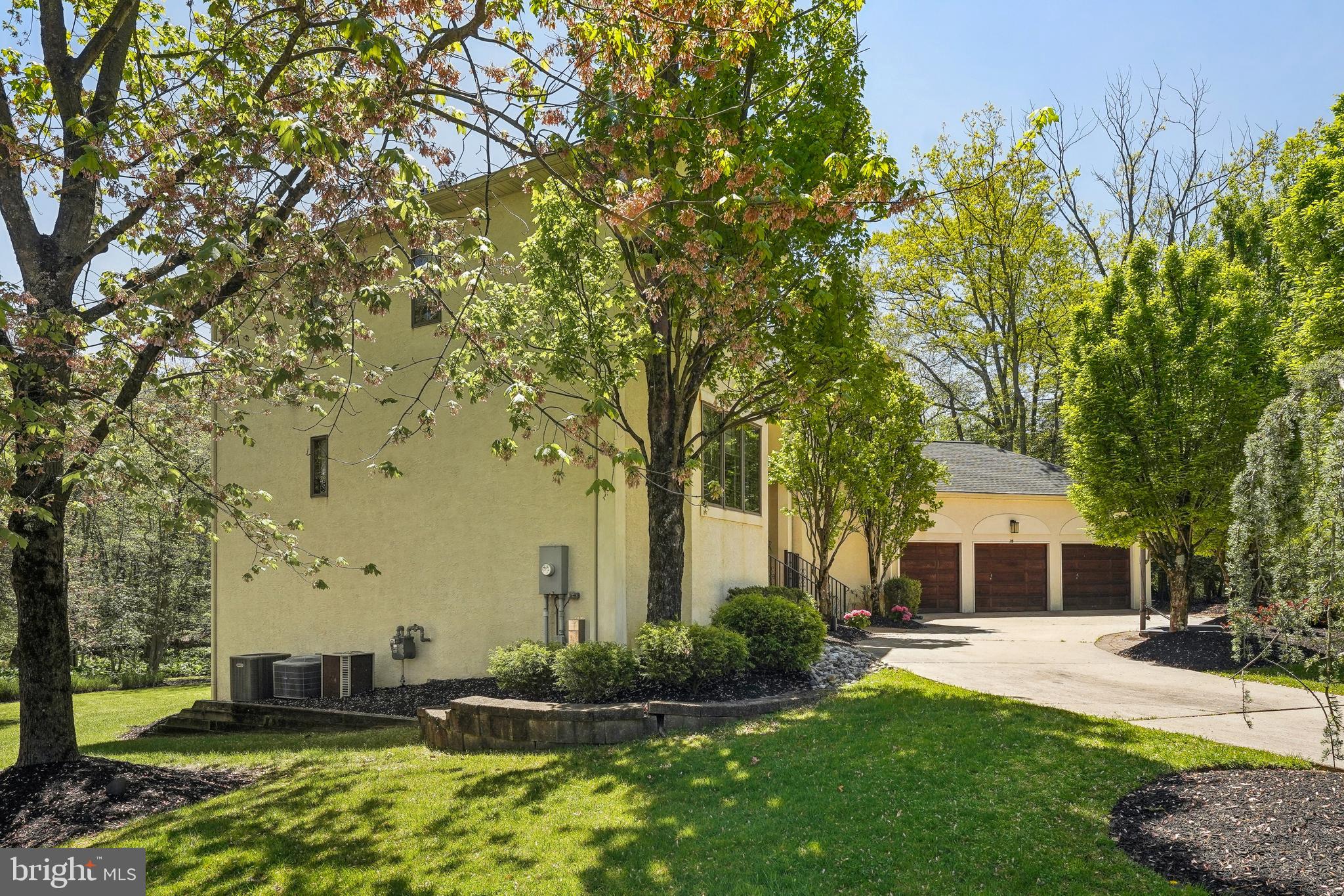 28 Hidden Acres Dr