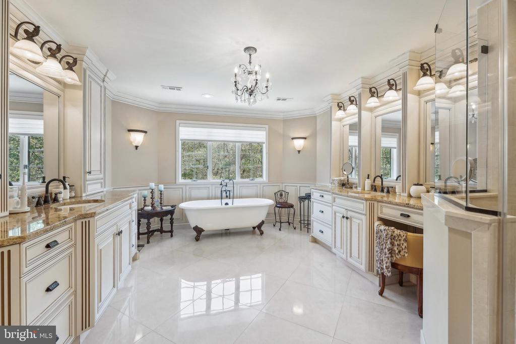28 Hidden Acres Dr