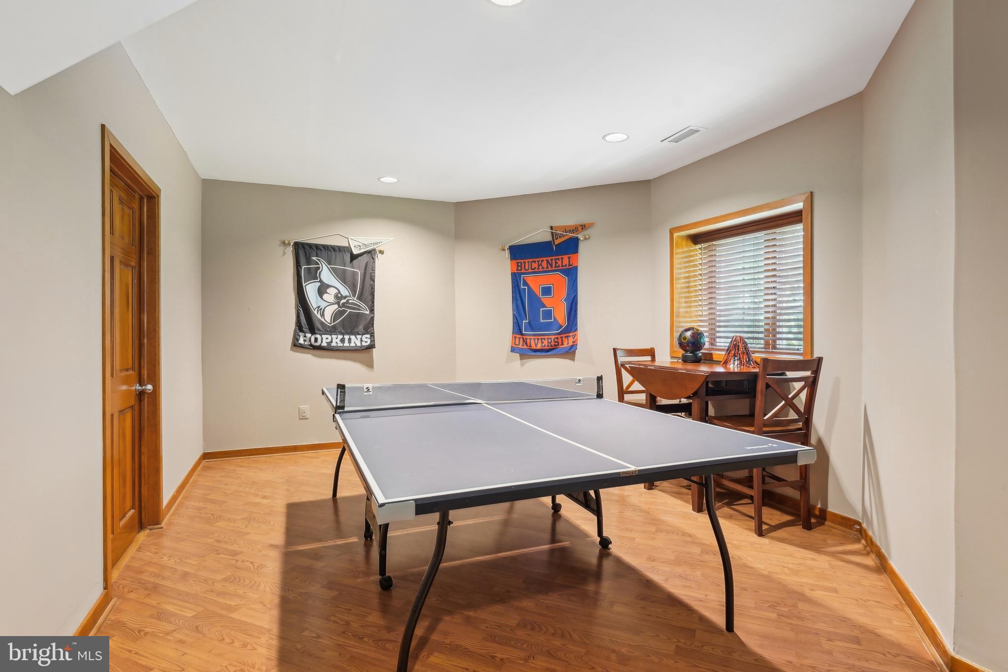 28 Hidden Acres Dr