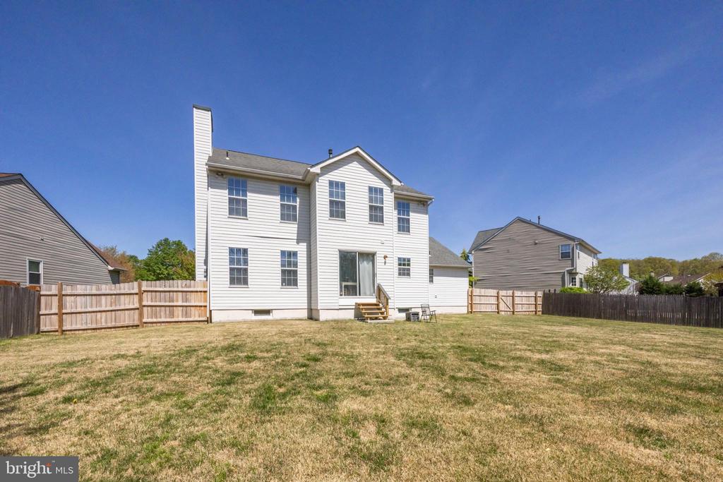 4 TEAKWOOD LANE