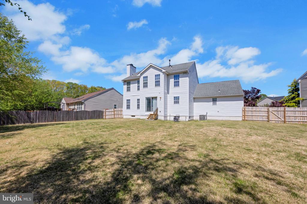 4 TEAKWOOD LANE