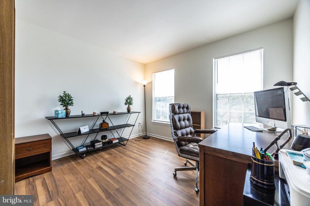 4 TEAKWOOD LANE