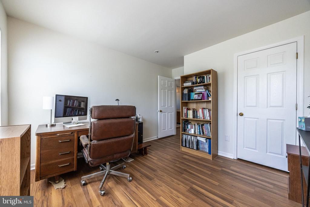 4 TEAKWOOD LANE