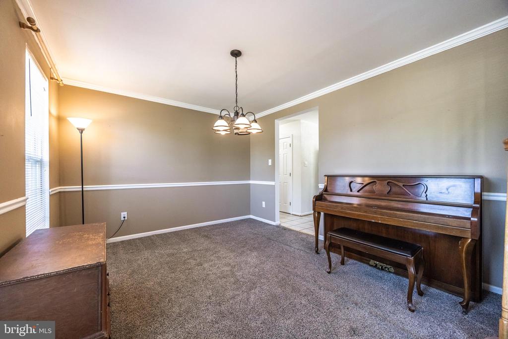 4 TEAKWOOD LANE