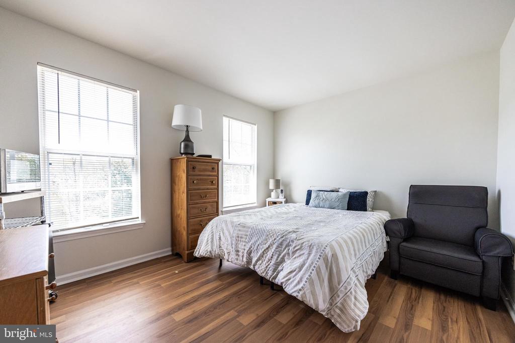 4 TEAKWOOD LANE