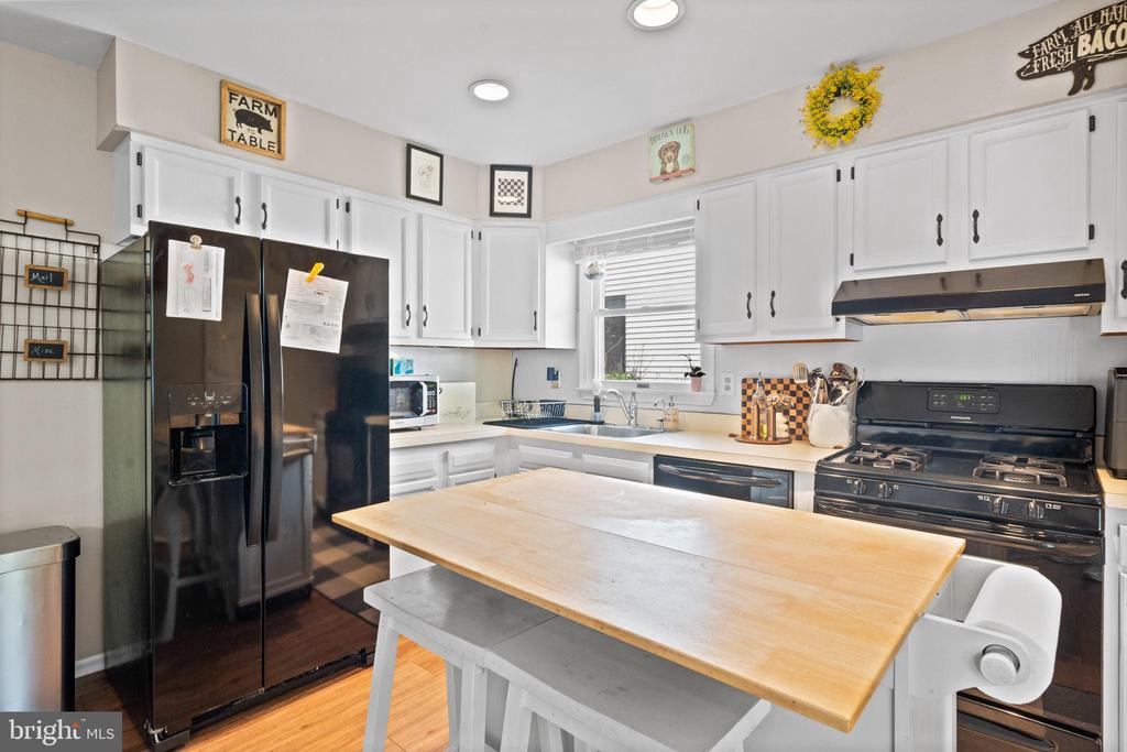 18 Elm Ave