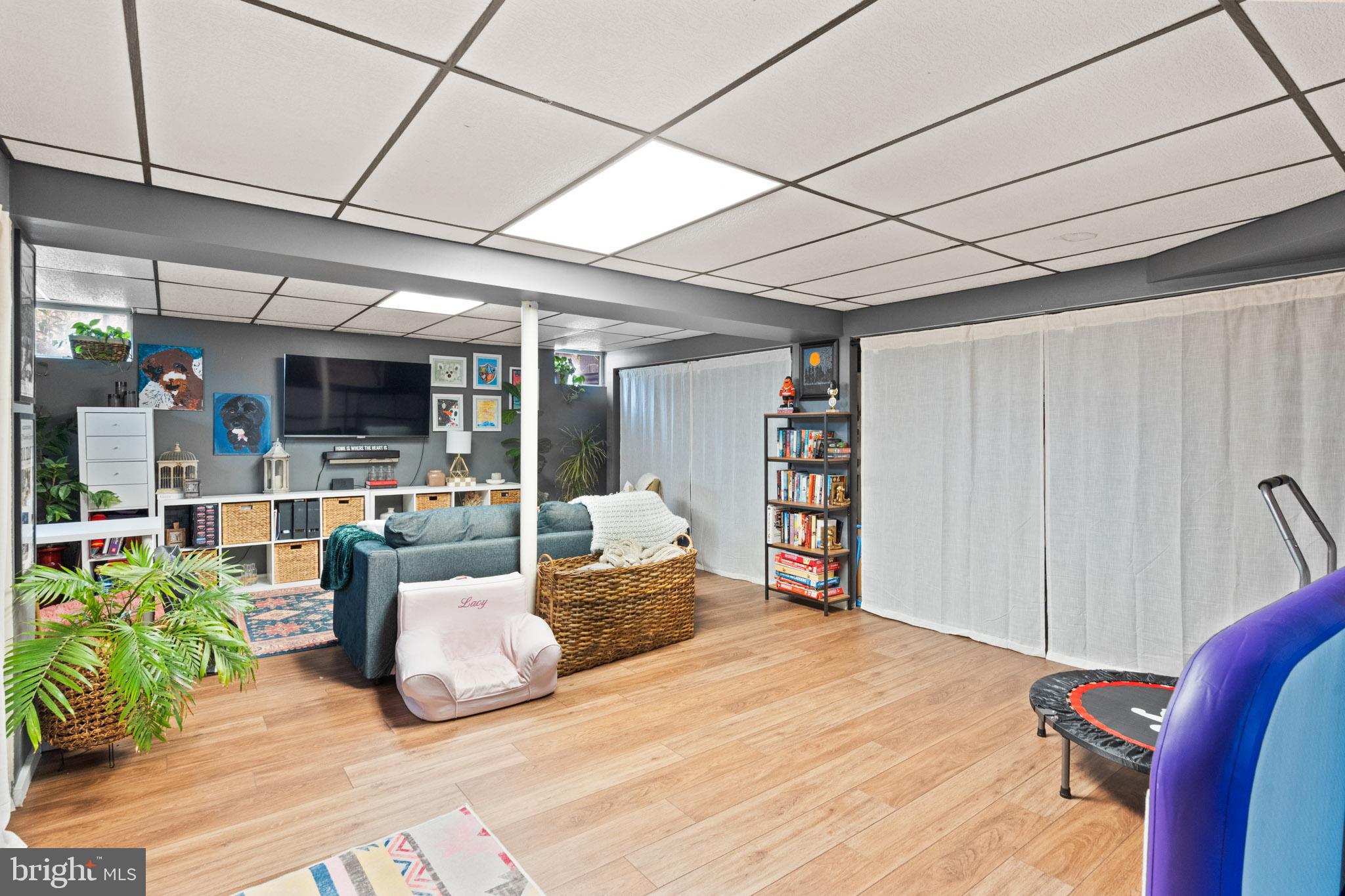 18 Elm Ave