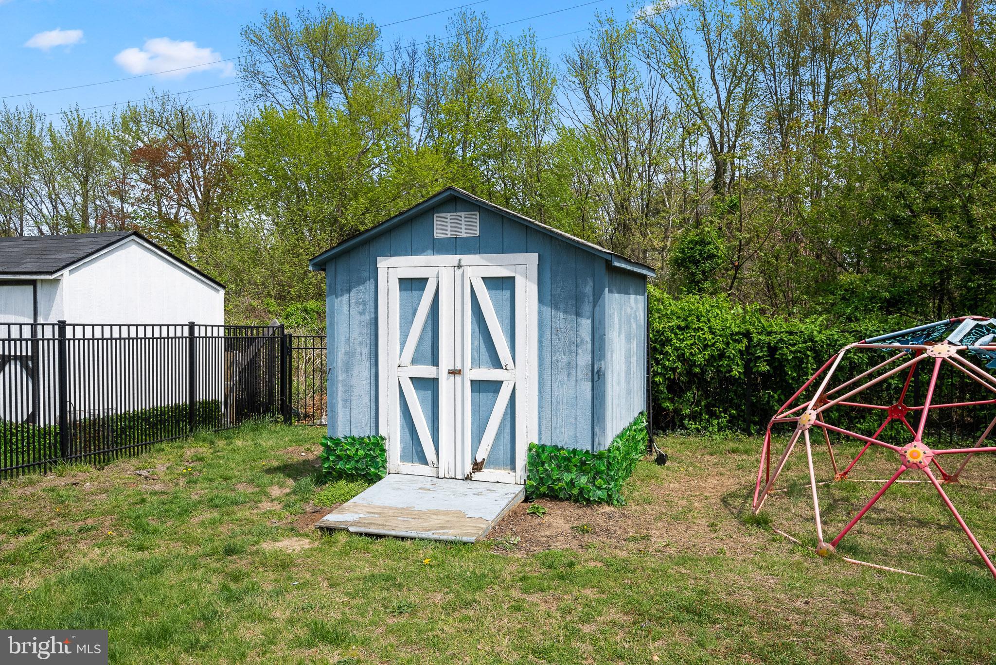18 Elm Ave
