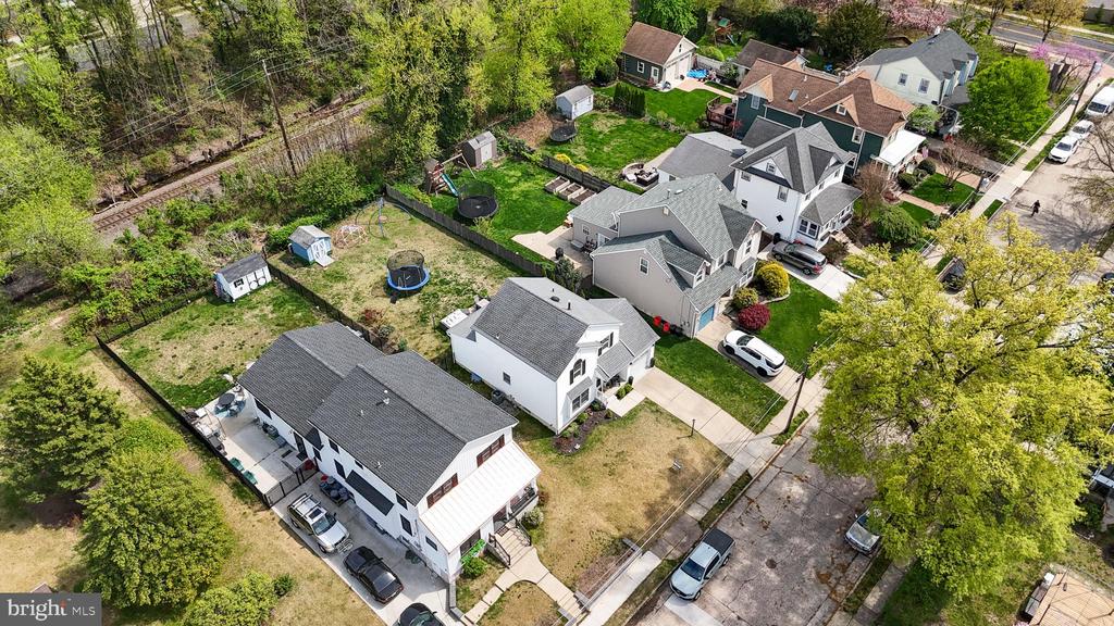 18 Elm Ave