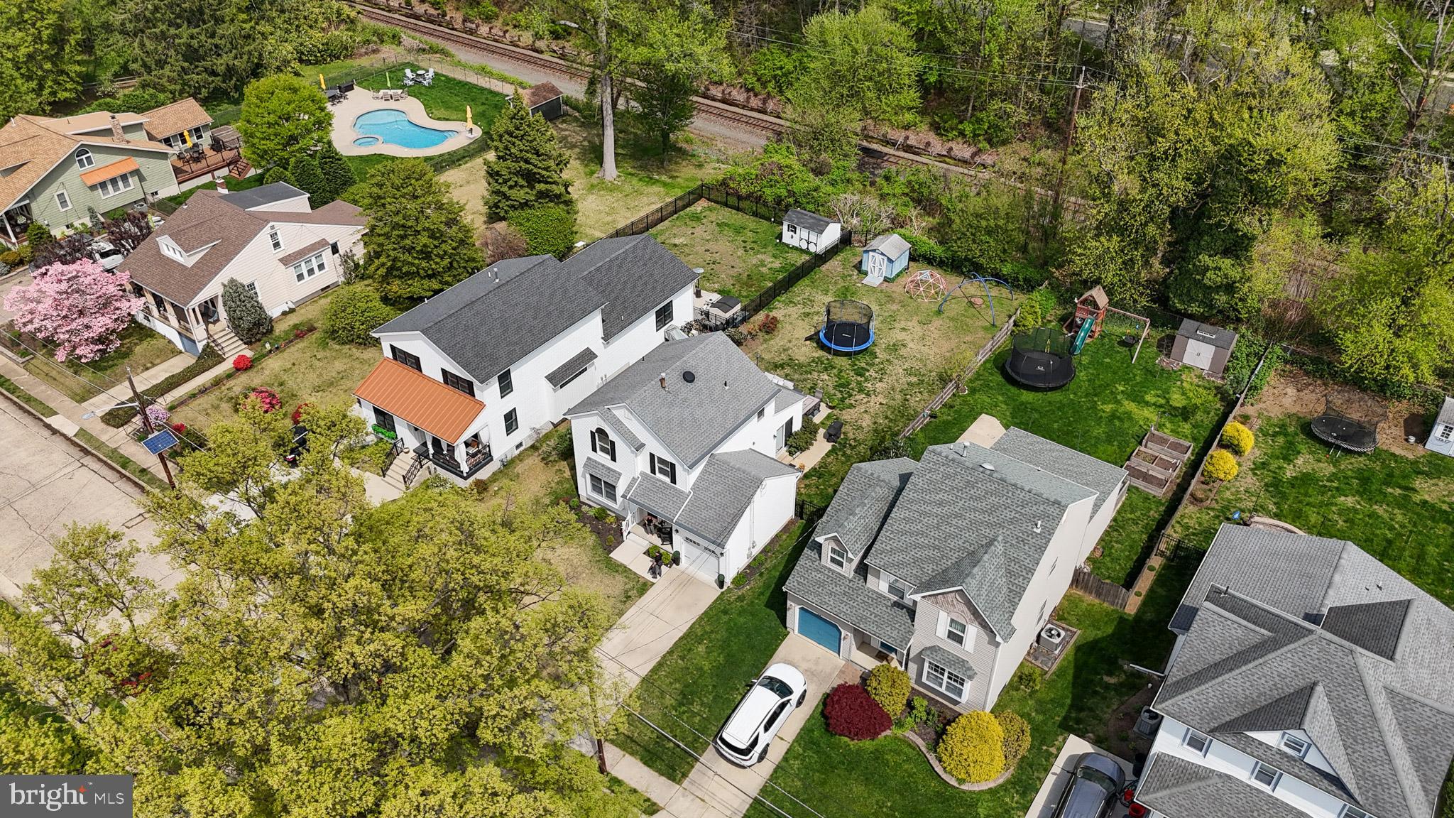 18 Elm Ave