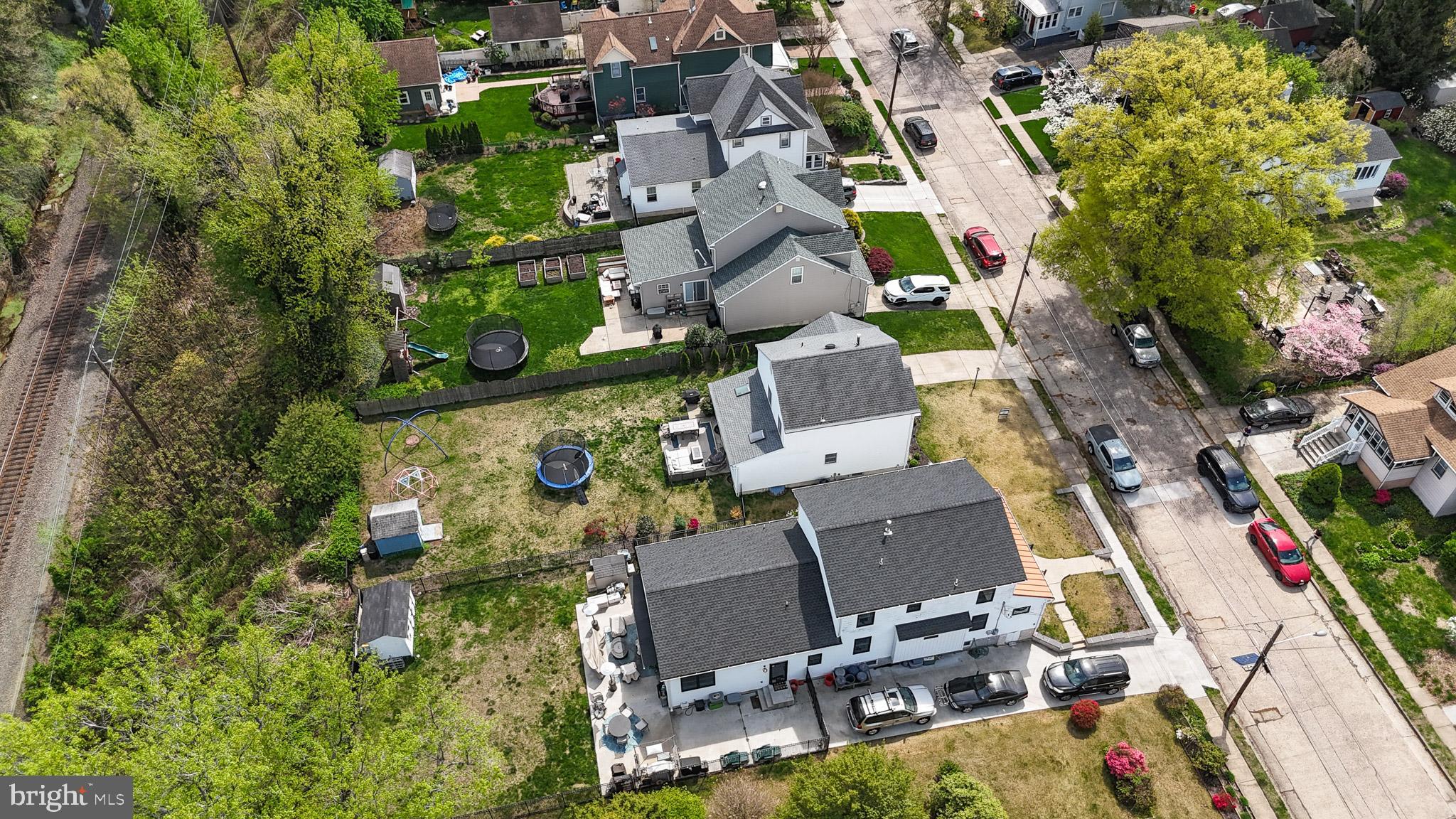 18 Elm Ave