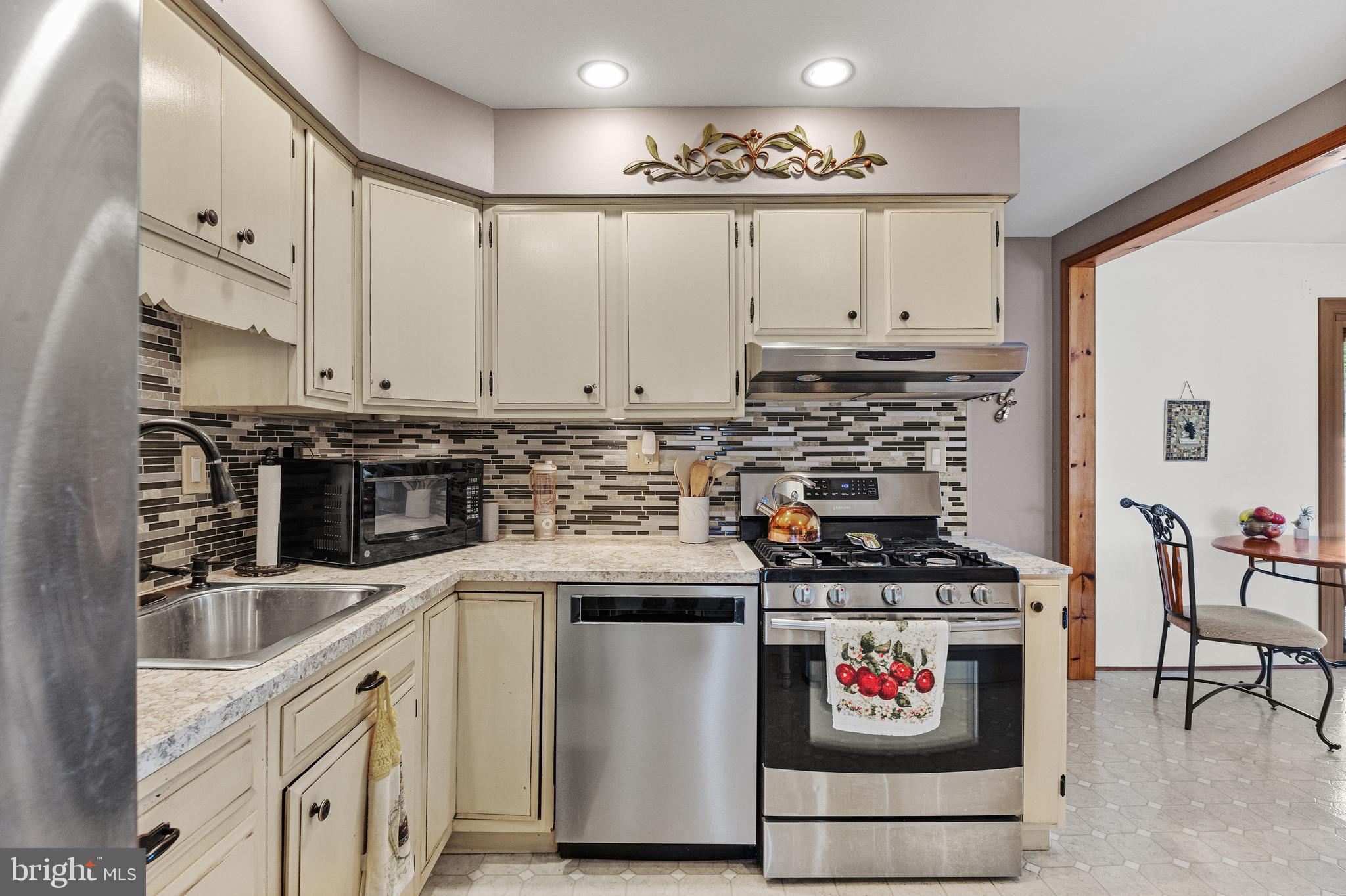 101 West Ct