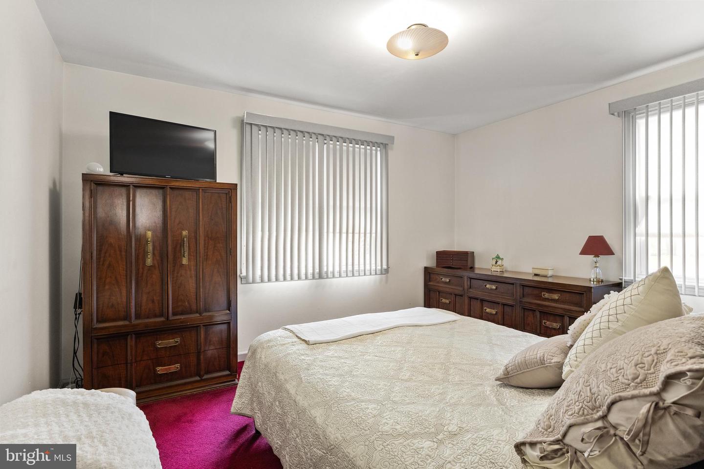 101 West Ct