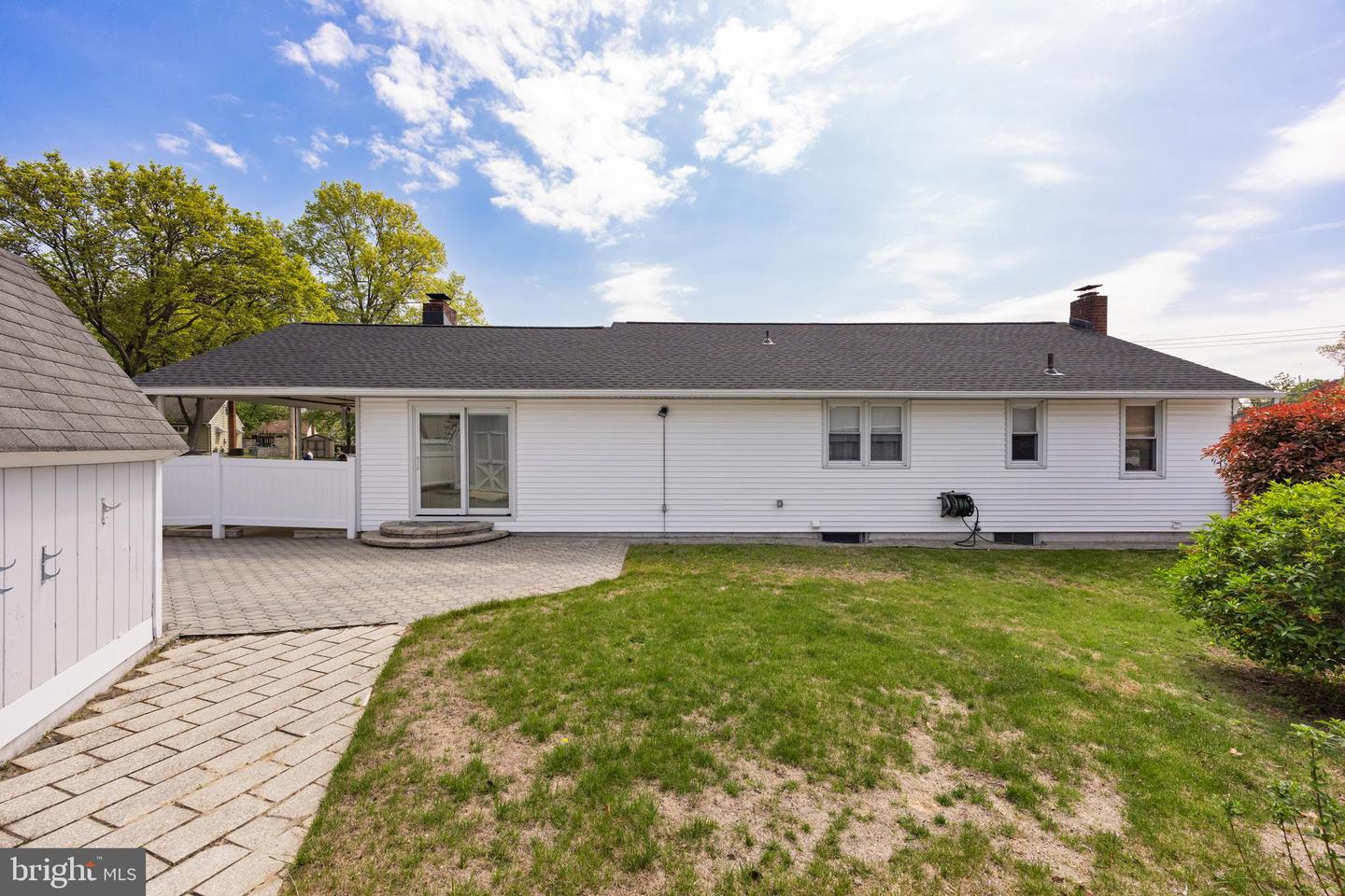 101 West Ct