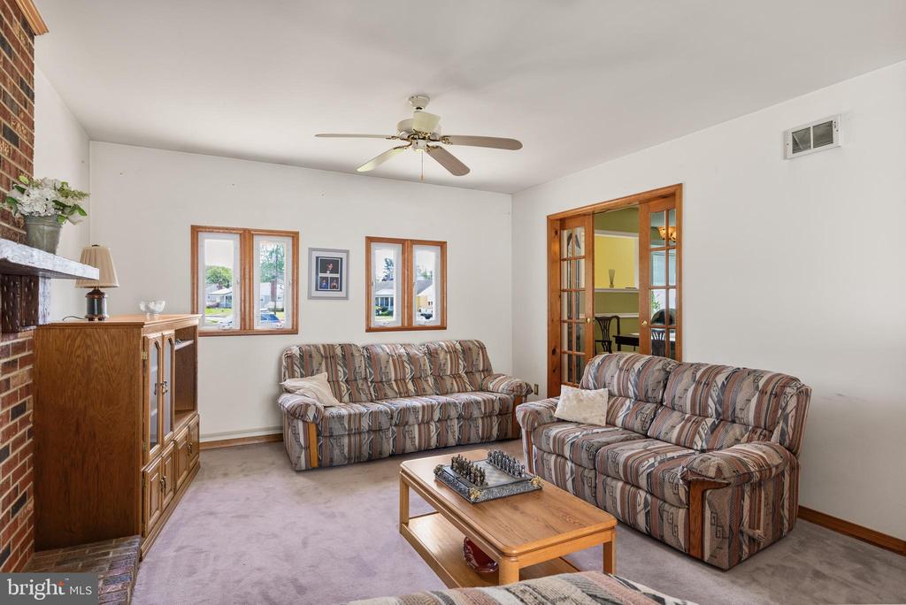 101 West Ct